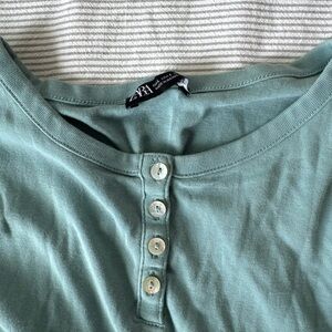 Zara Green Buttoned Short Sleeve Top